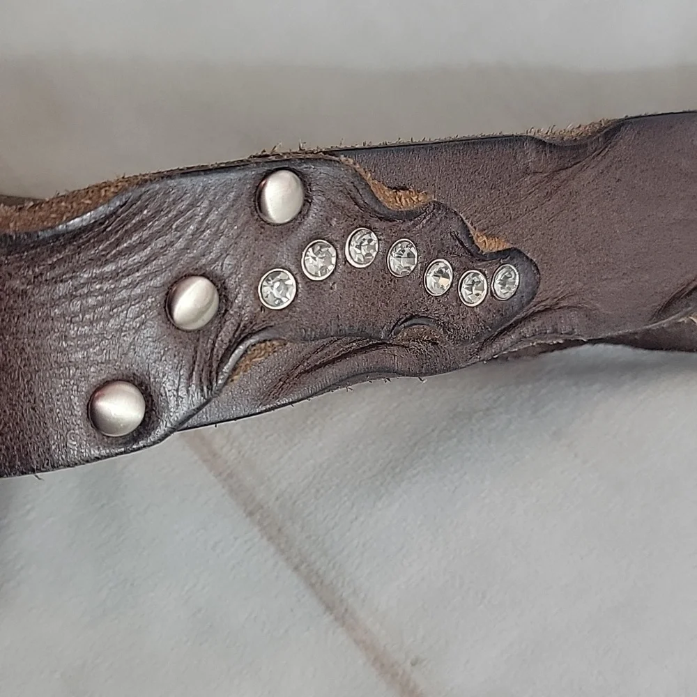 Country Western Belt All Leather Beautiful Stones and Details size Large
